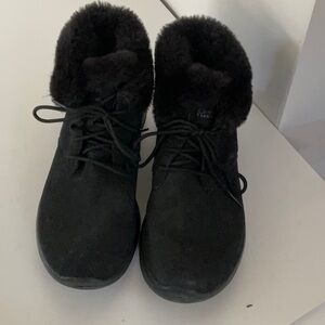 Black, size 6, Sketchers On The Go ankle boots